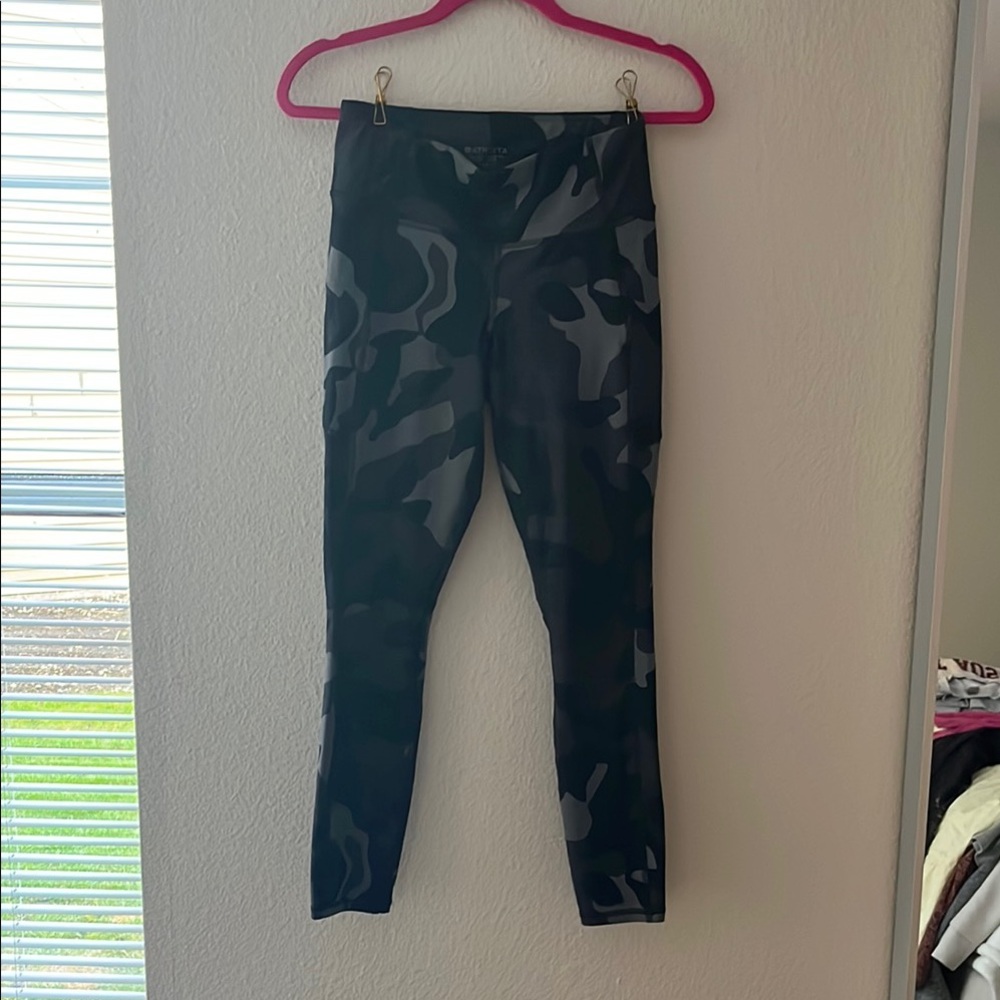 Athleta Gray and Black Camo Leggings